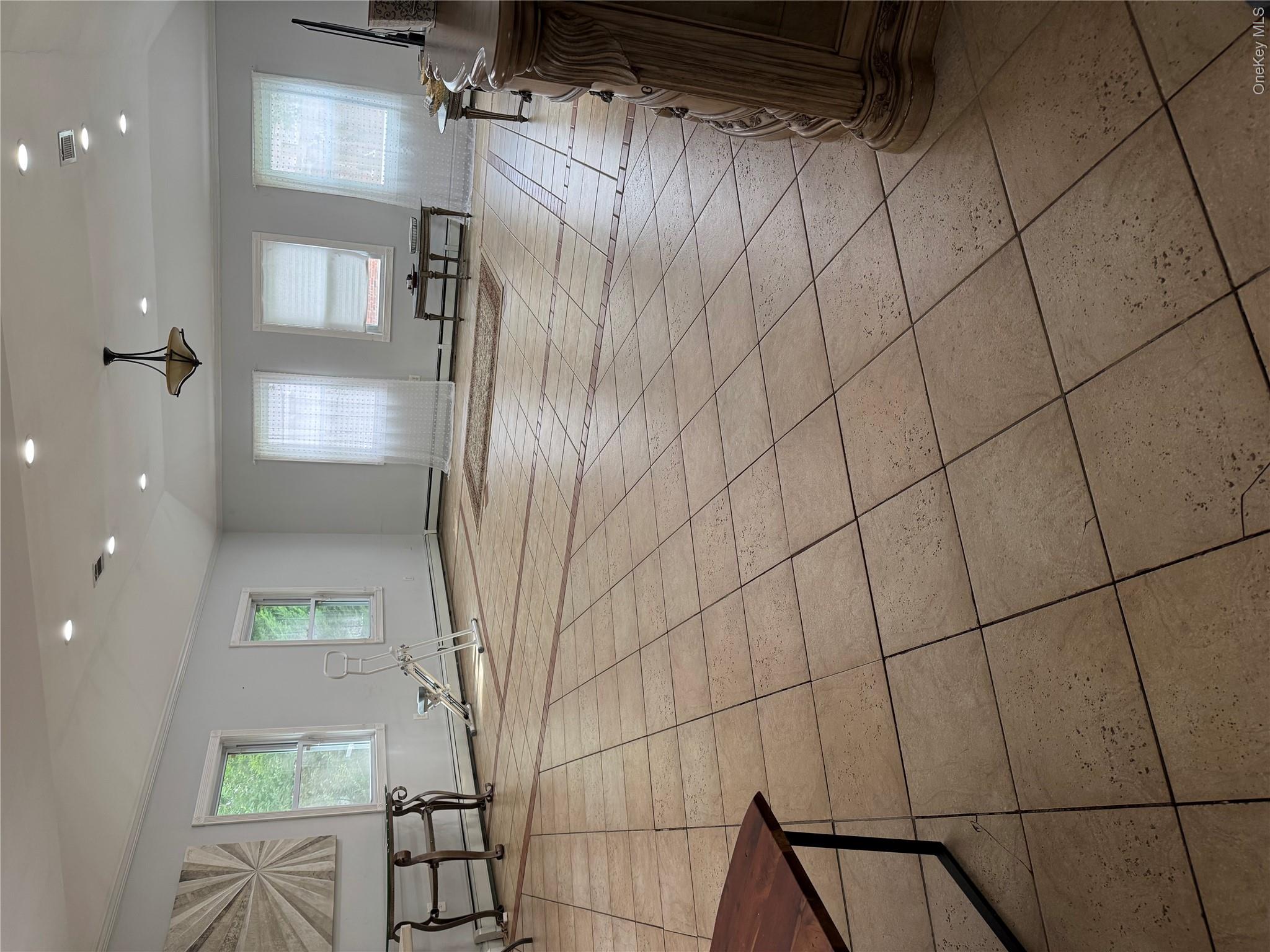 1498 Kew Avenue Property Photo 7