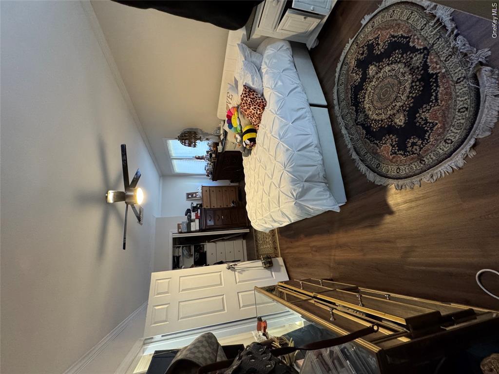 1498 Kew Avenue Property Photo 11