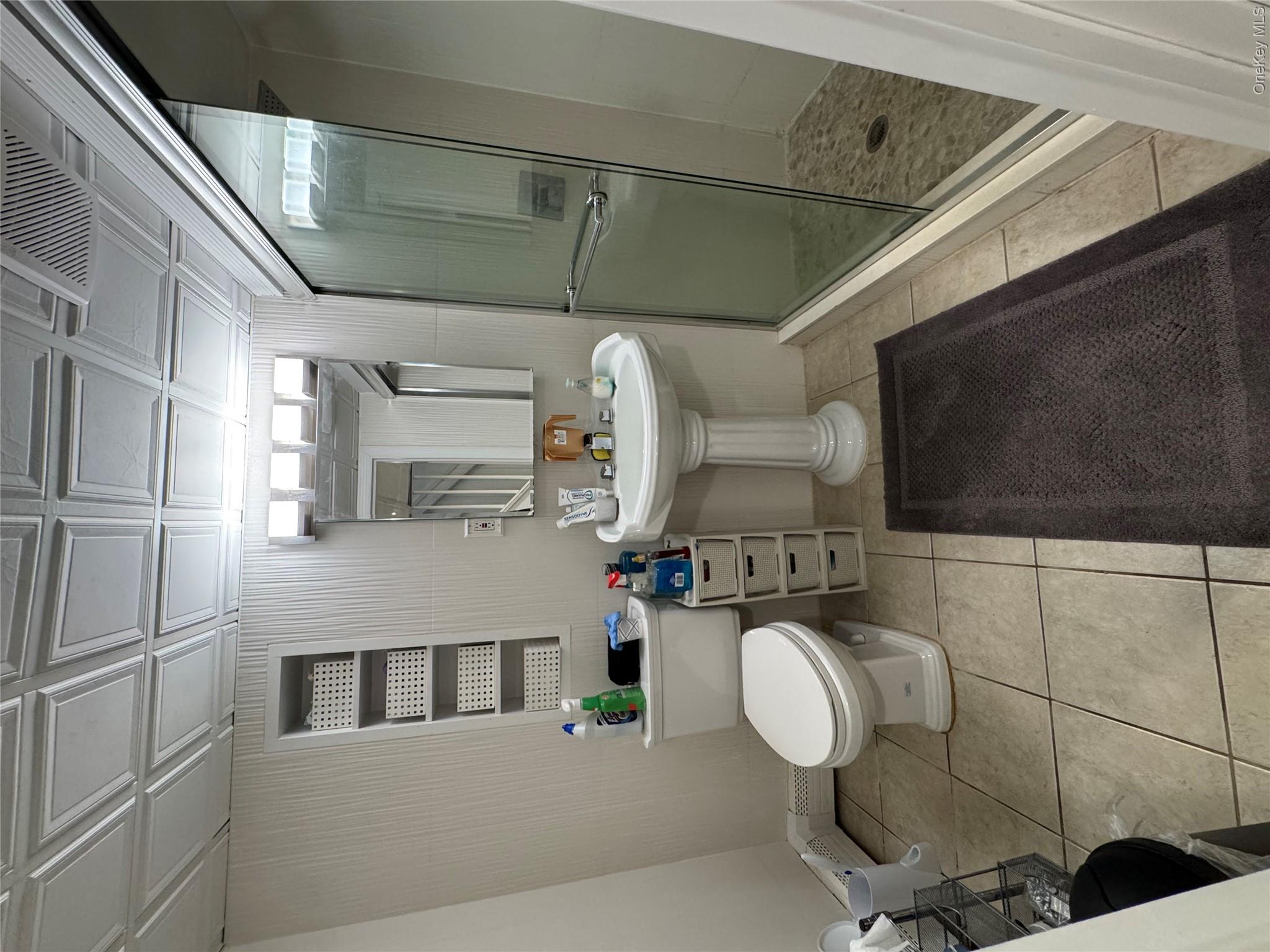 1498 Kew Avenue Property Photo 13
