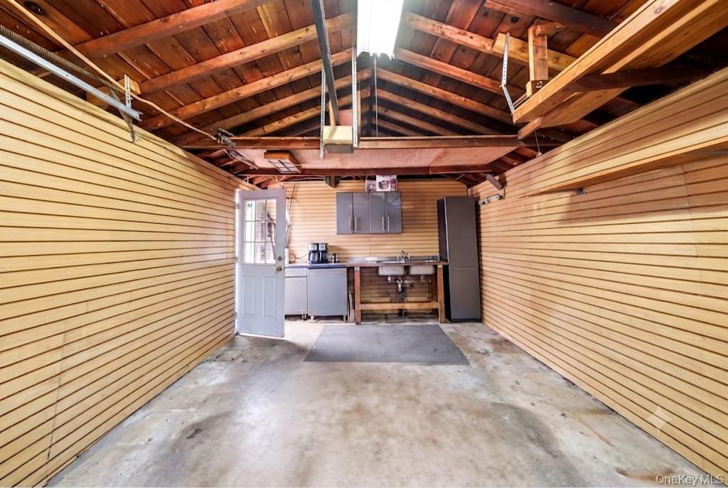 19 Tower Lane Property Photo 22