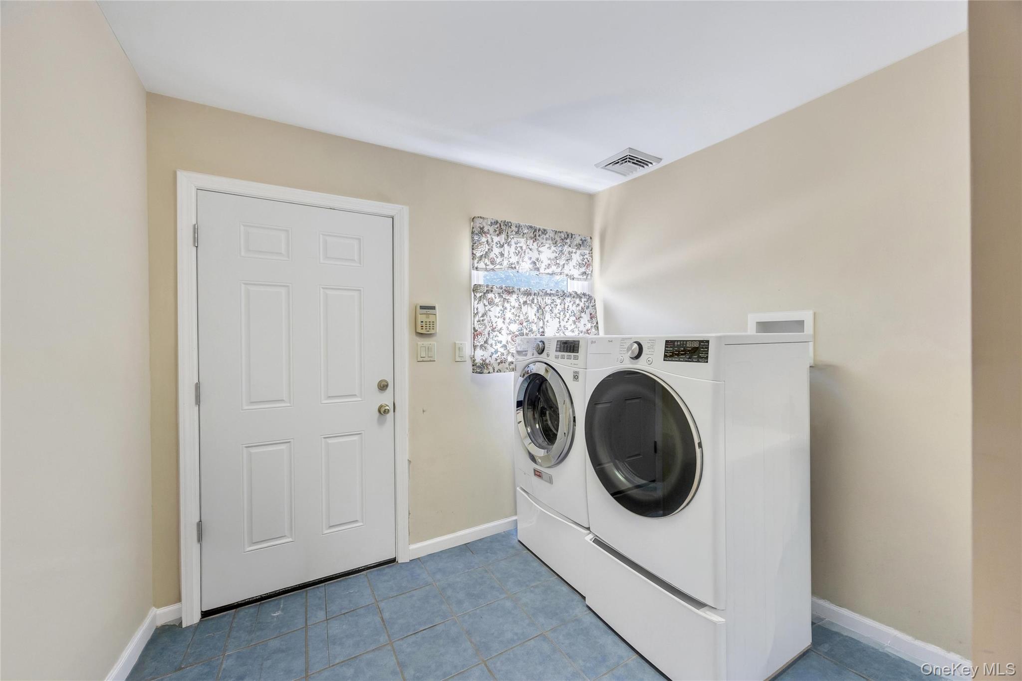 35 Jerold Street Property Photo 27