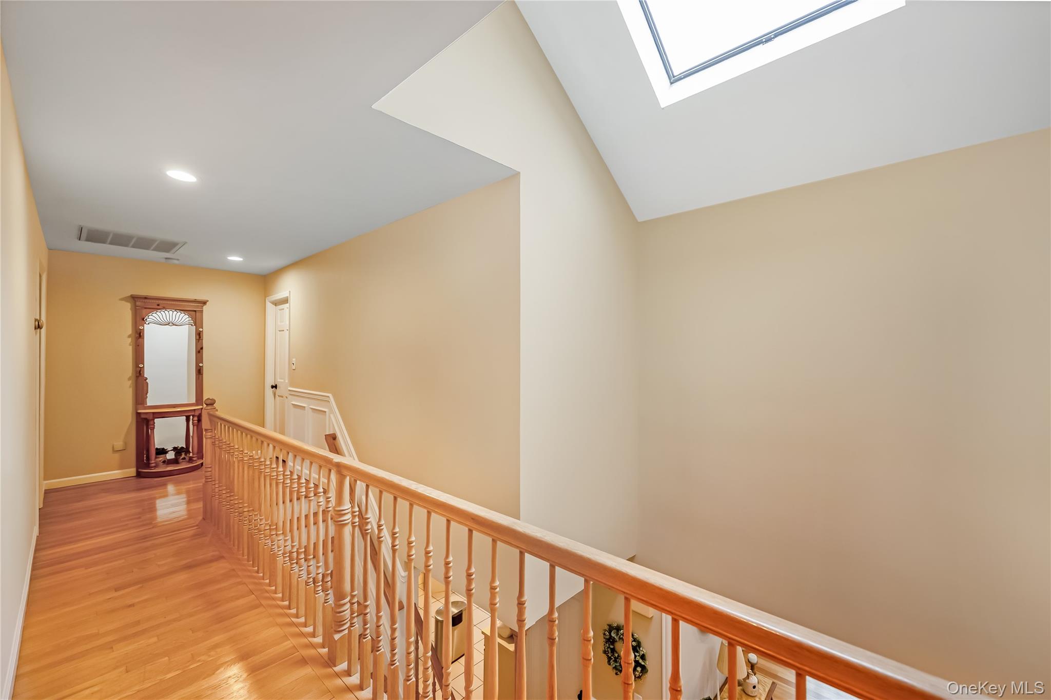 348 Middle Road Property Photo 18