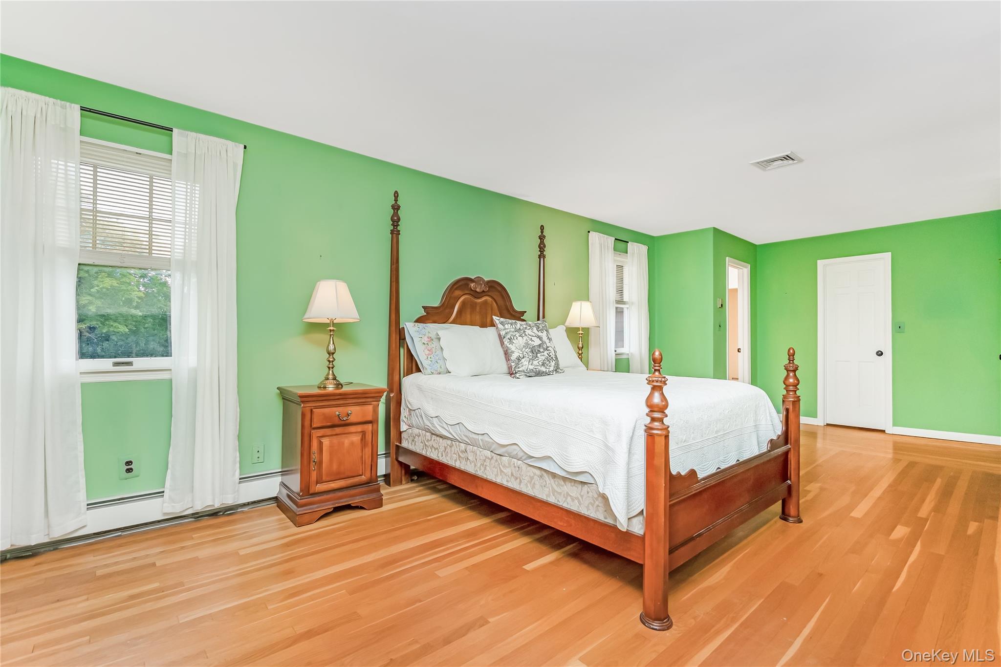 348 Middle Road Property Photo 19