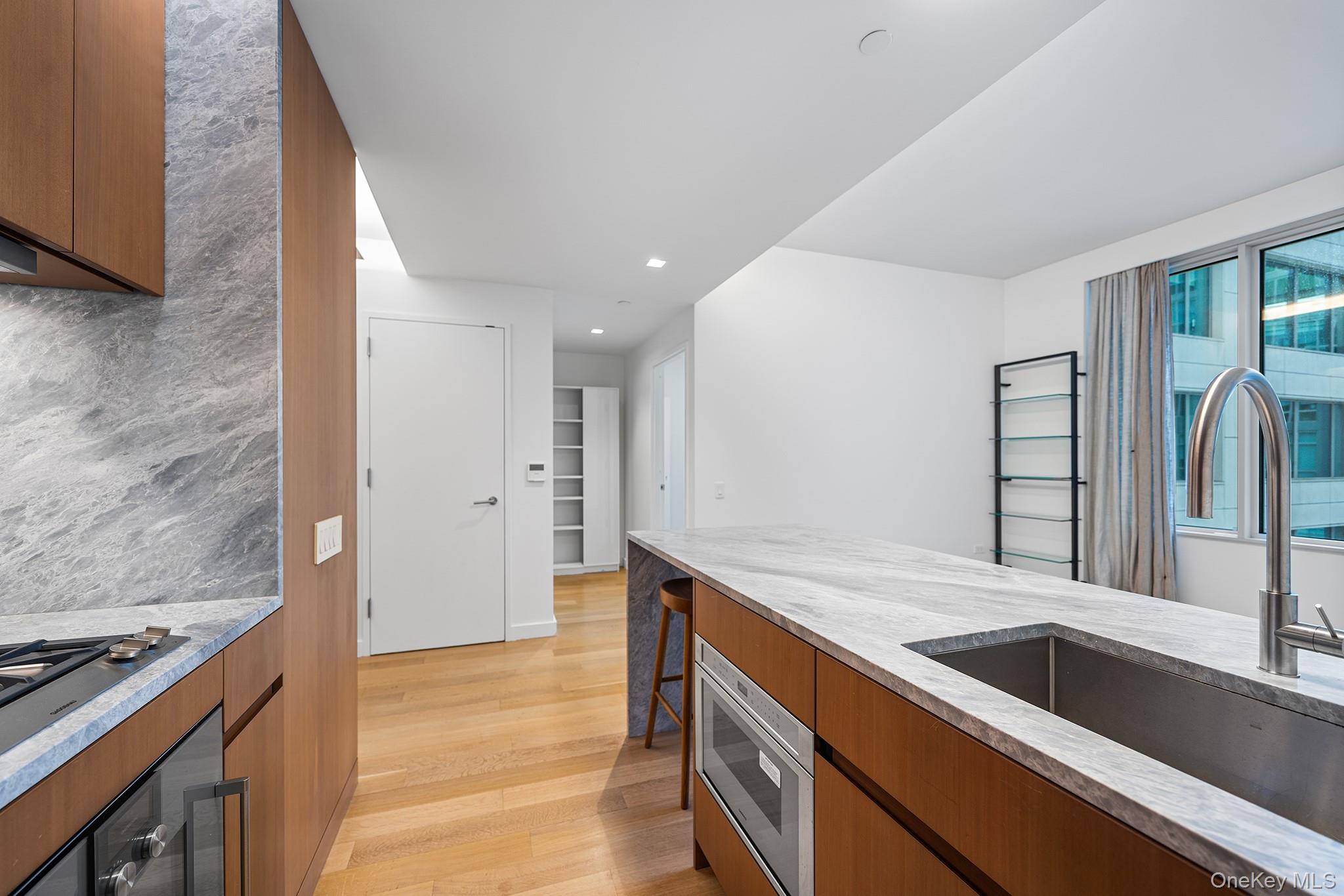 611 W 56th Street 6f Property Photo 6