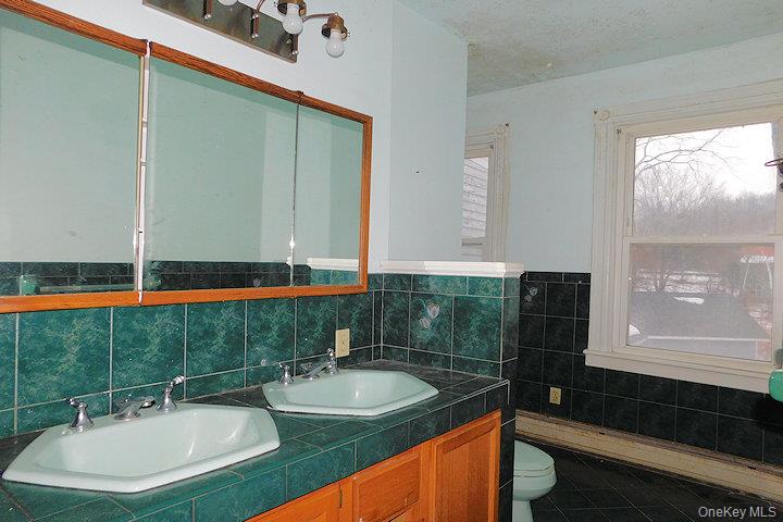 853 Salt Point Turnpike Property Photo 13