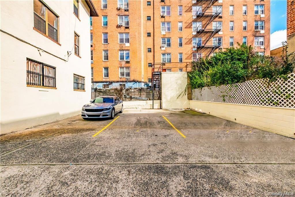 204 W 260th Street Property Photo 16