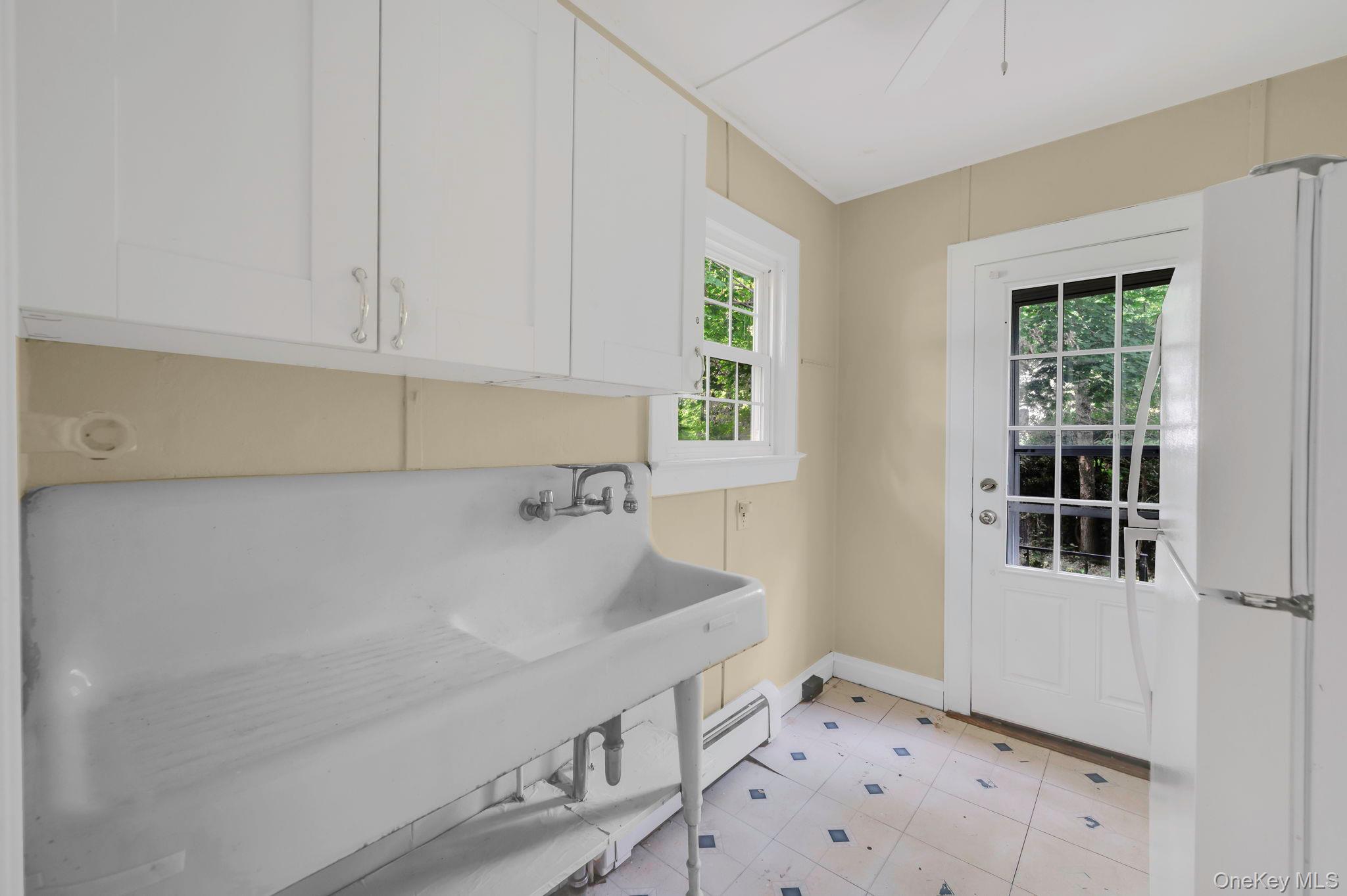 24 Thomas Road Property Photo 8