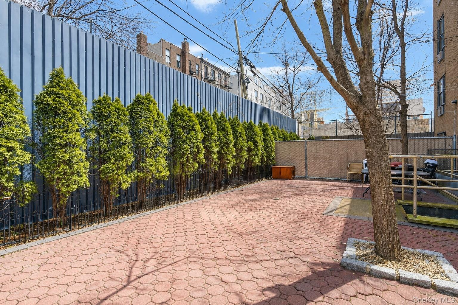 25 Meserole Street 3r Property Photo 10