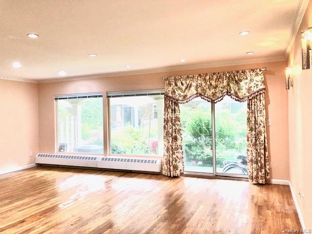 12-31 Robin Lane Triplex, 1st Floor Property Photo 6