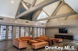 12-31 Robin Lane Triplex, 1st Floor Property Photo 16