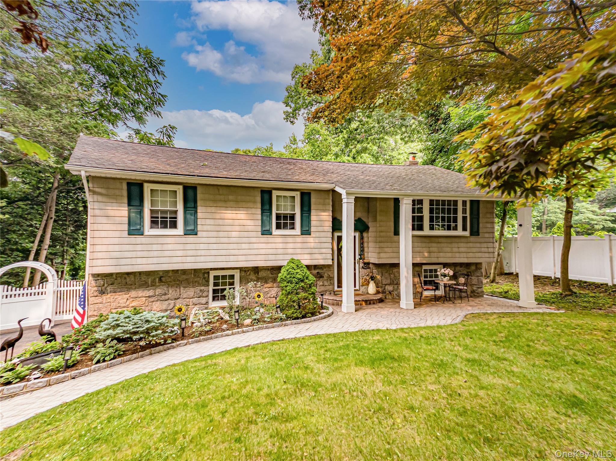 41 Oak Street Property Photo 2