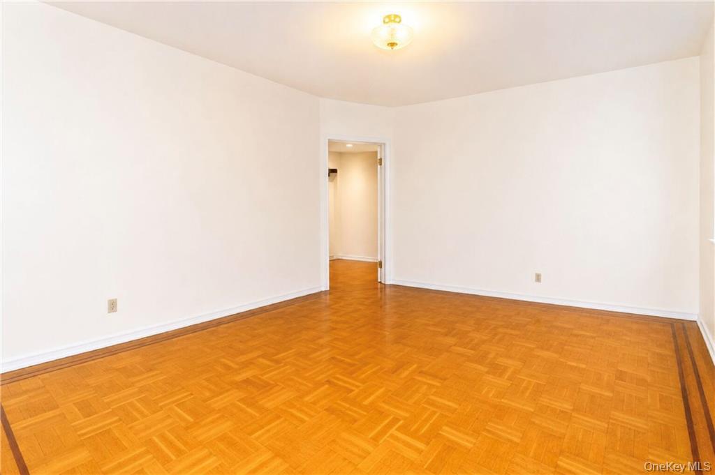 1289 E 19th Street D4 Property Photo 6