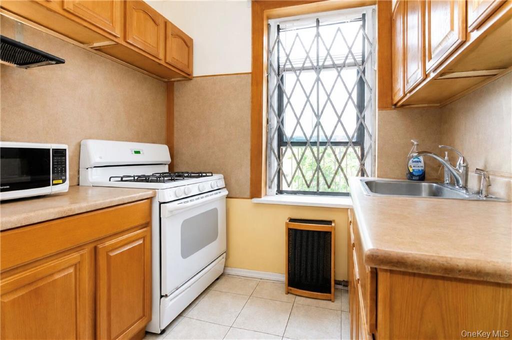 1289 E 19th Street D4 Property Photo 9