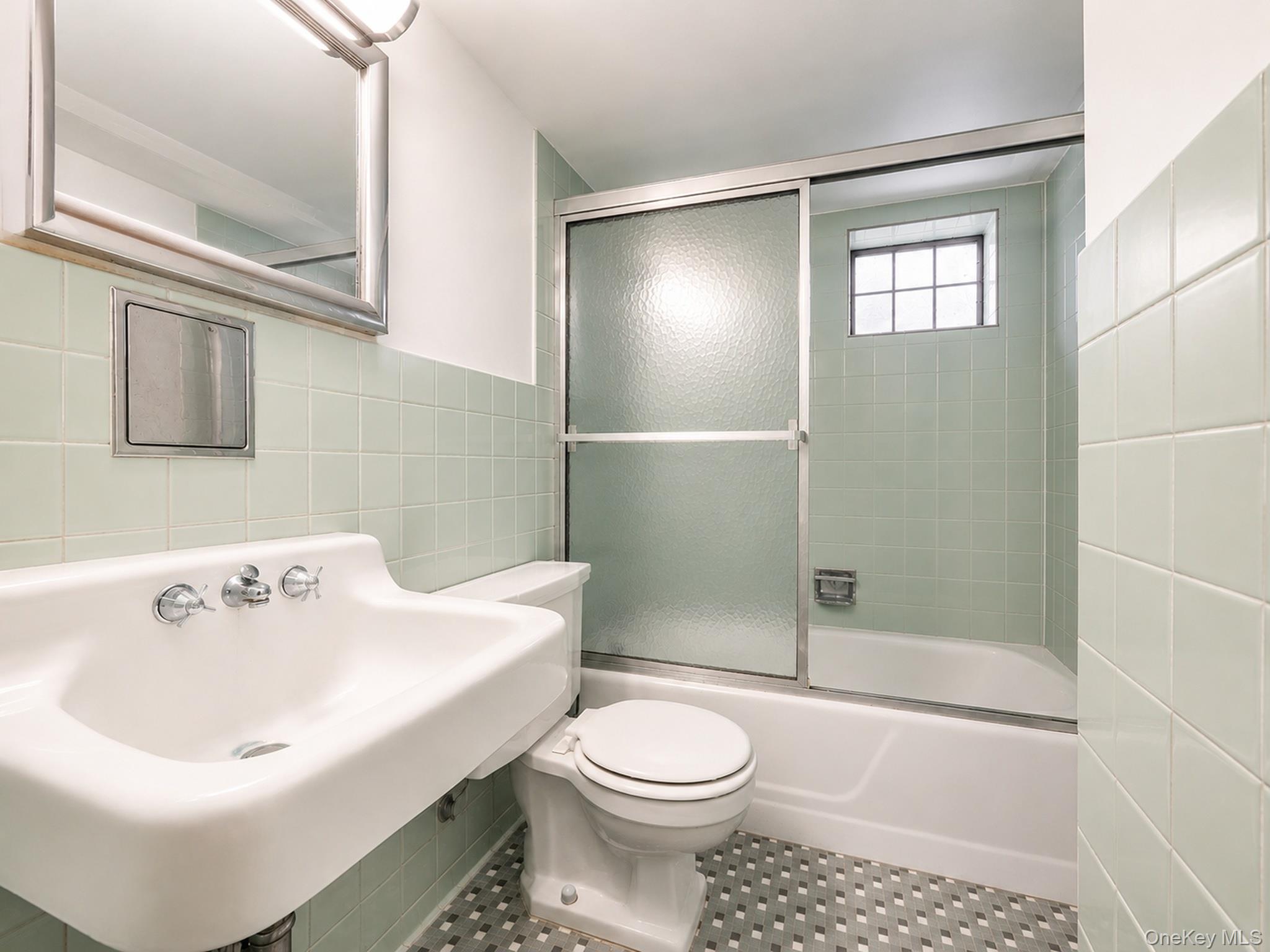 76-53 172nd Street Property Photo 32
