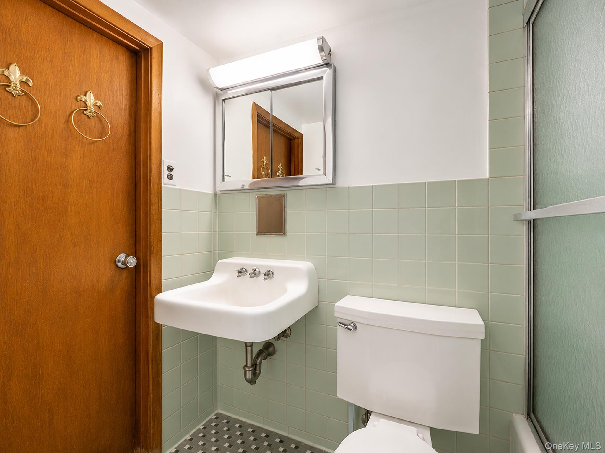 76-53 172nd Street Property Photo 33
