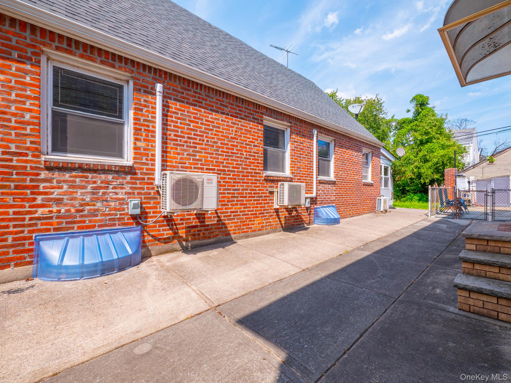 76-53 172nd Street Property Photo 39