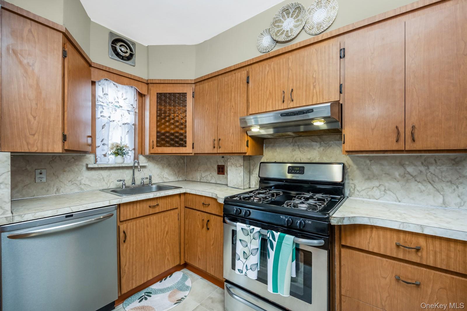 58-40 80th Street Property Photo 12
