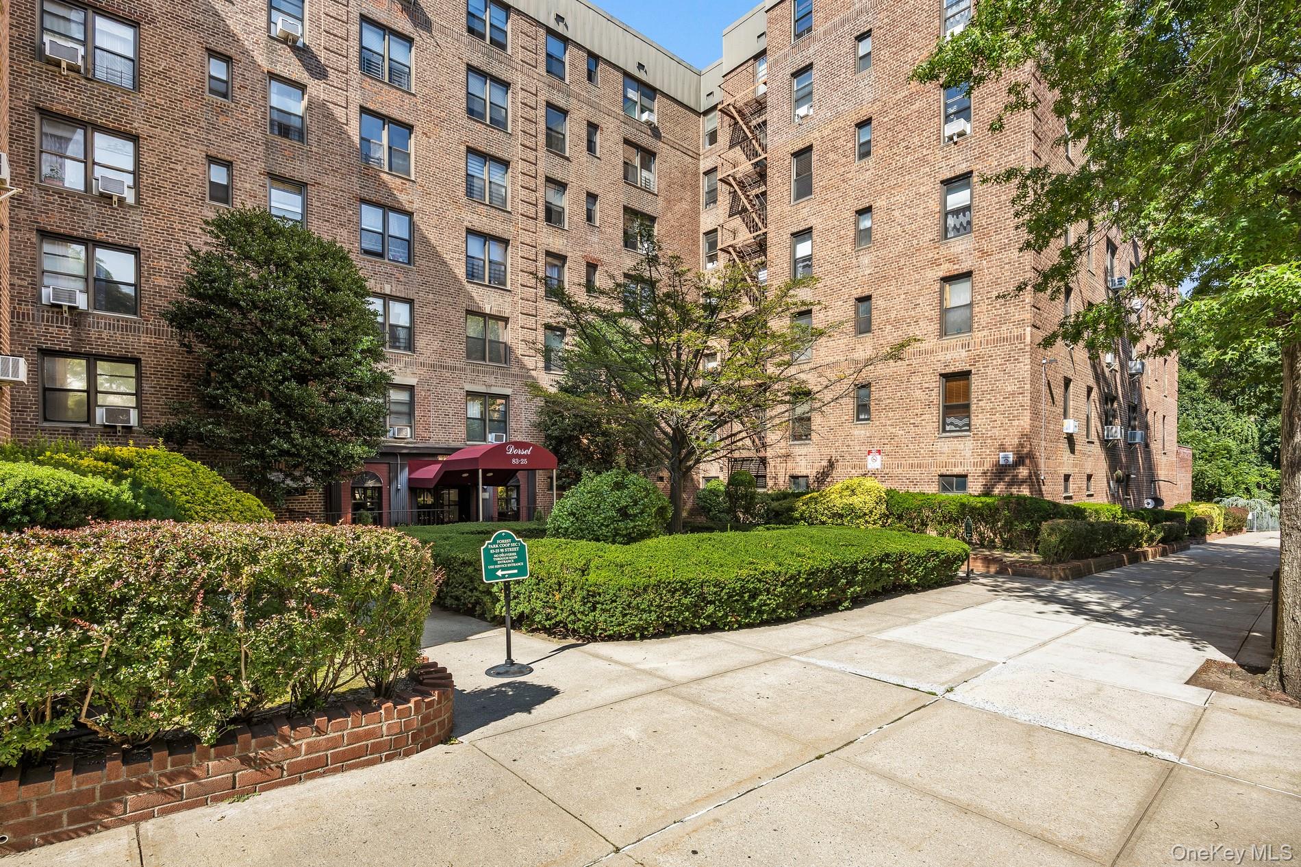 83-25 98 Street 4L Property Photo 1