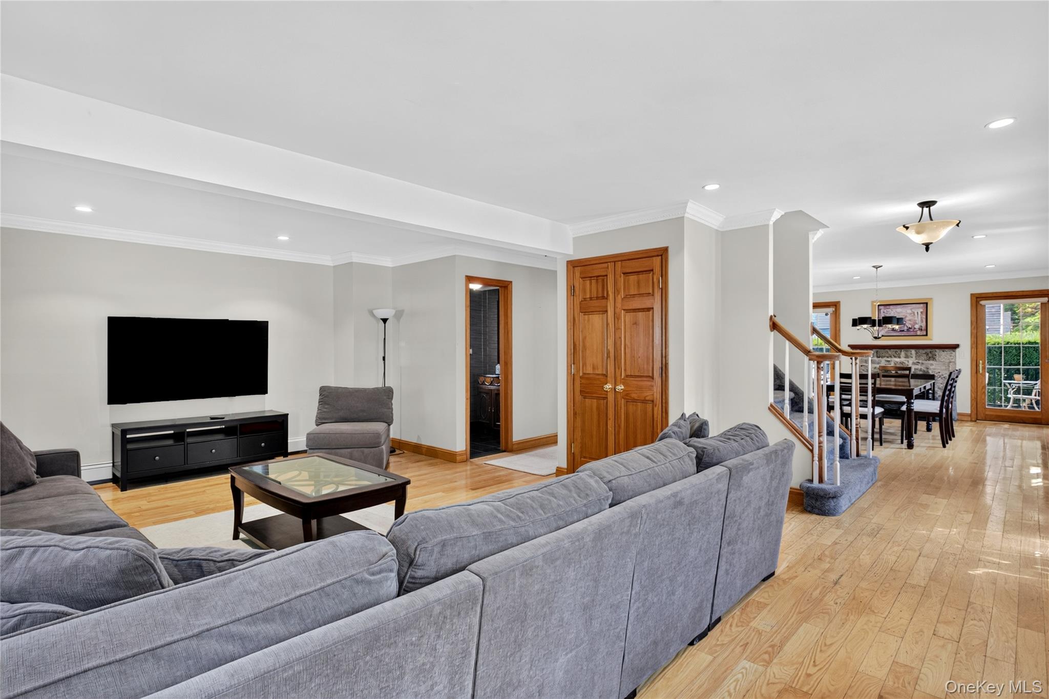 75 Maple Street Property Photo 5