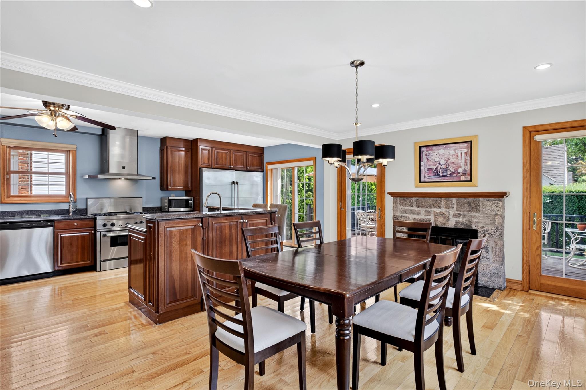 75 Maple Street Property Photo 10