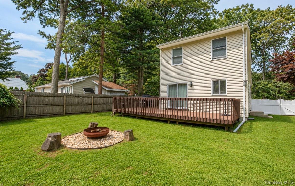 28 Roanoke Road Property Photo 4