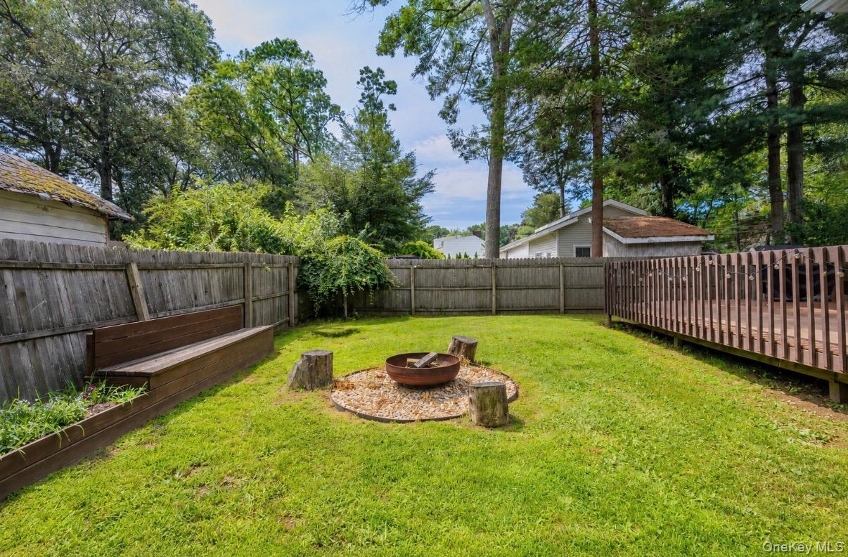 28 Roanoke Road Property Photo 5