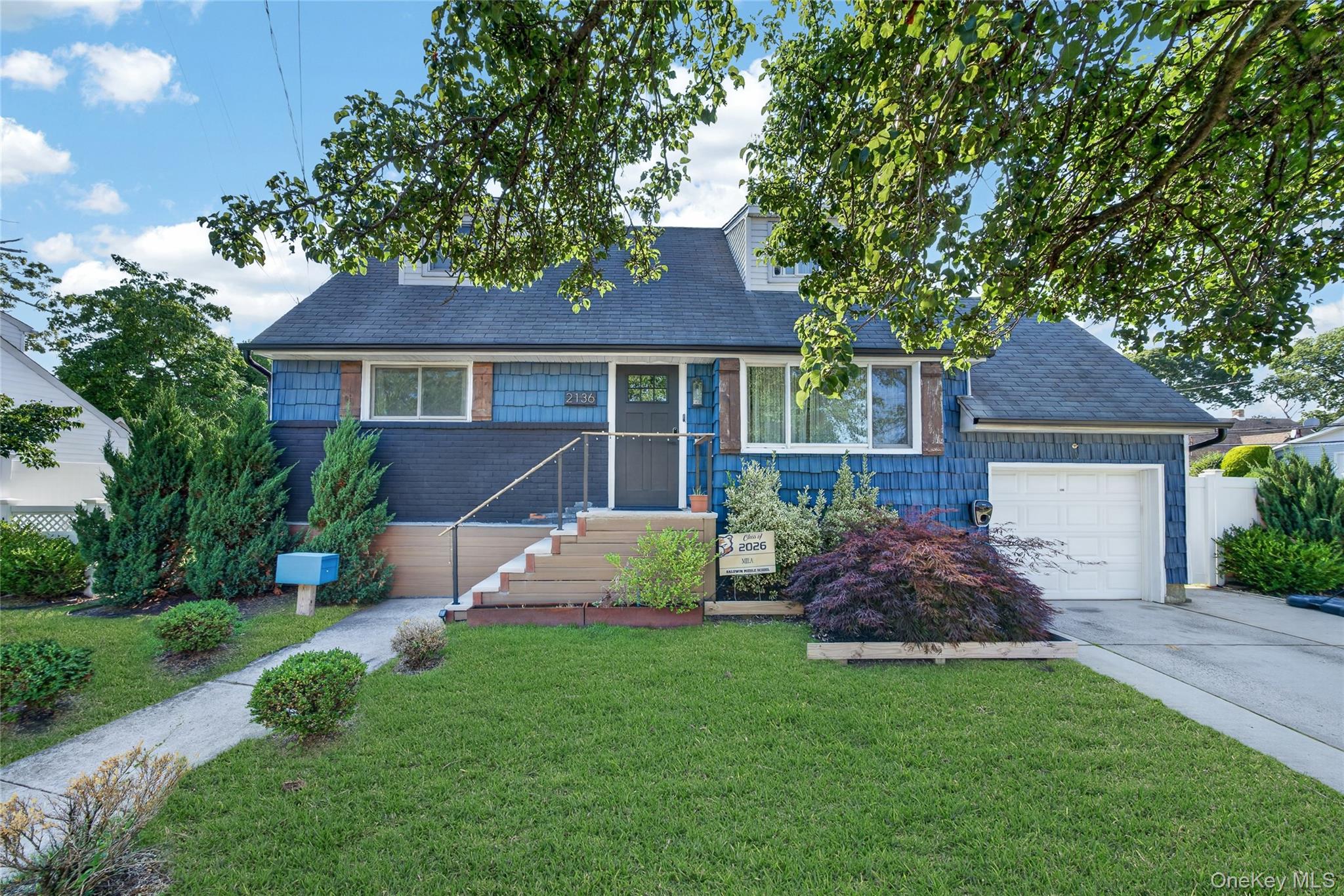 2136 Spruce Street Property Photo 1