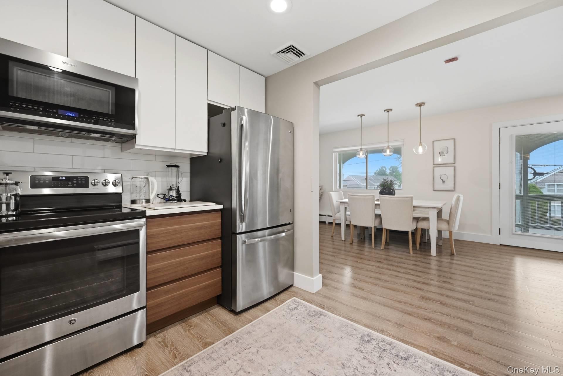 62 Canoe Place Road 623/624 Property Photo 2