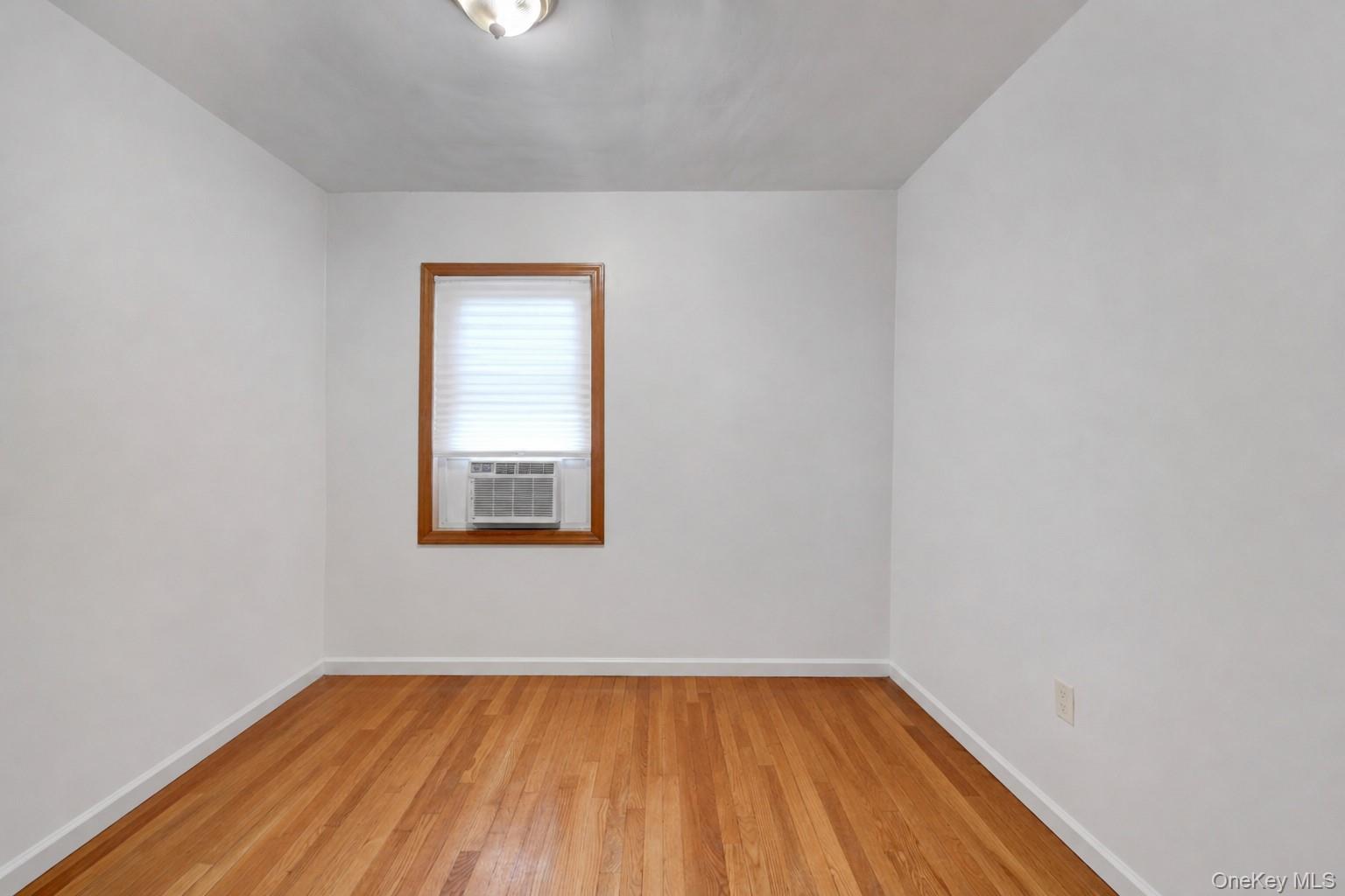 1808 Hering Avenue Property Photo 3