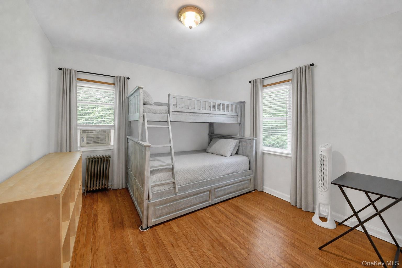 1808 Hering Avenue Property Photo 4