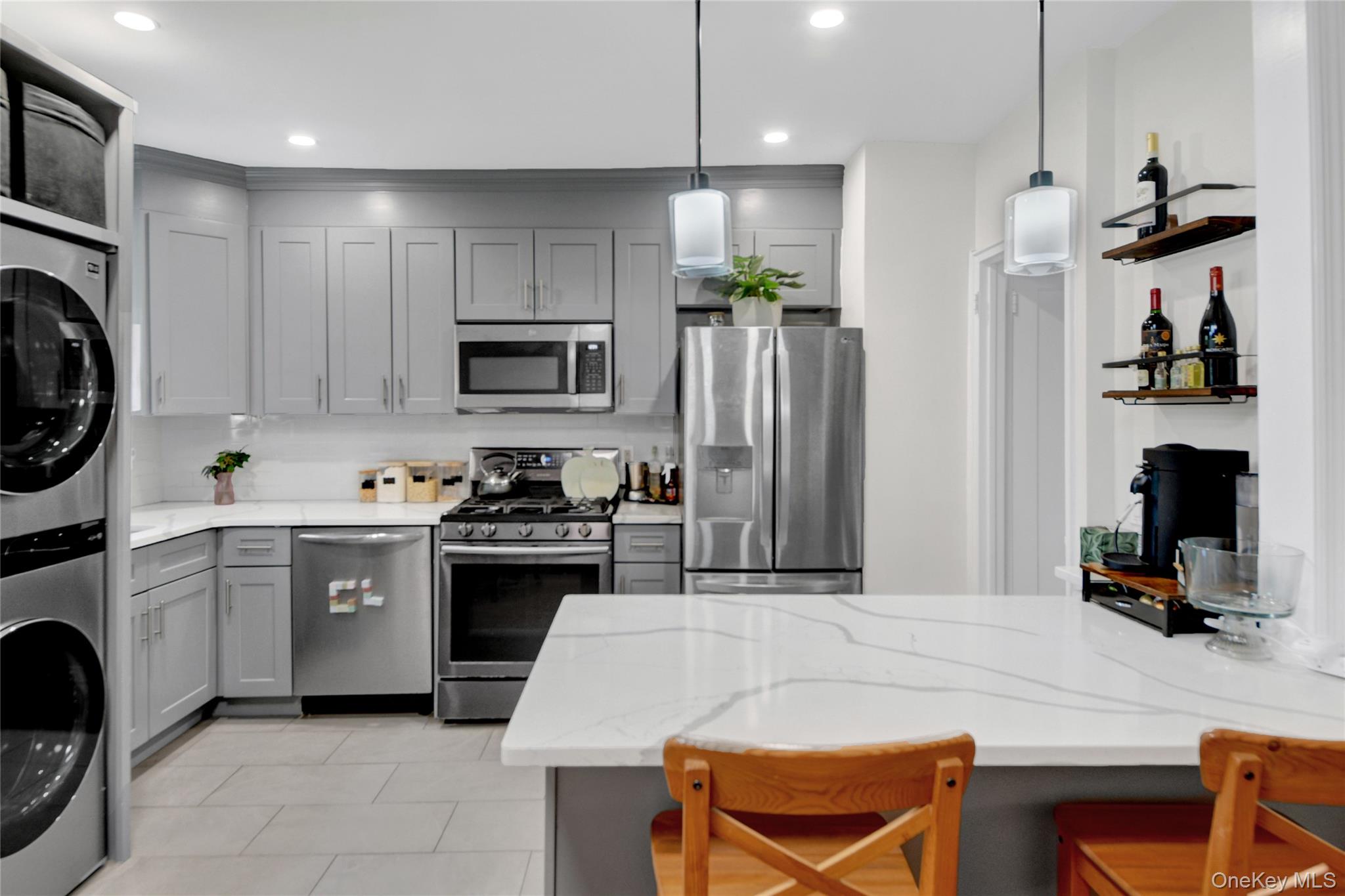 1808 Hering Avenue Property Photo 8
