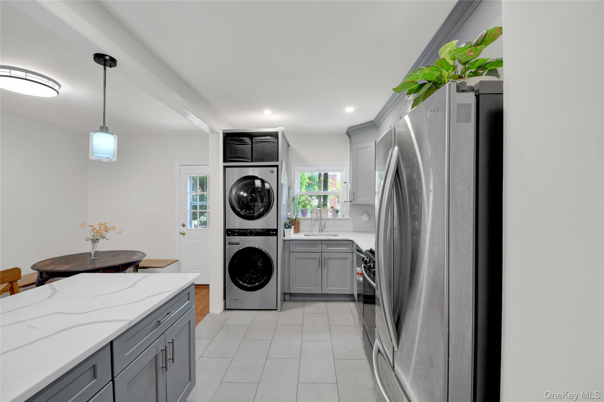 1808 Hering Avenue Property Photo 10