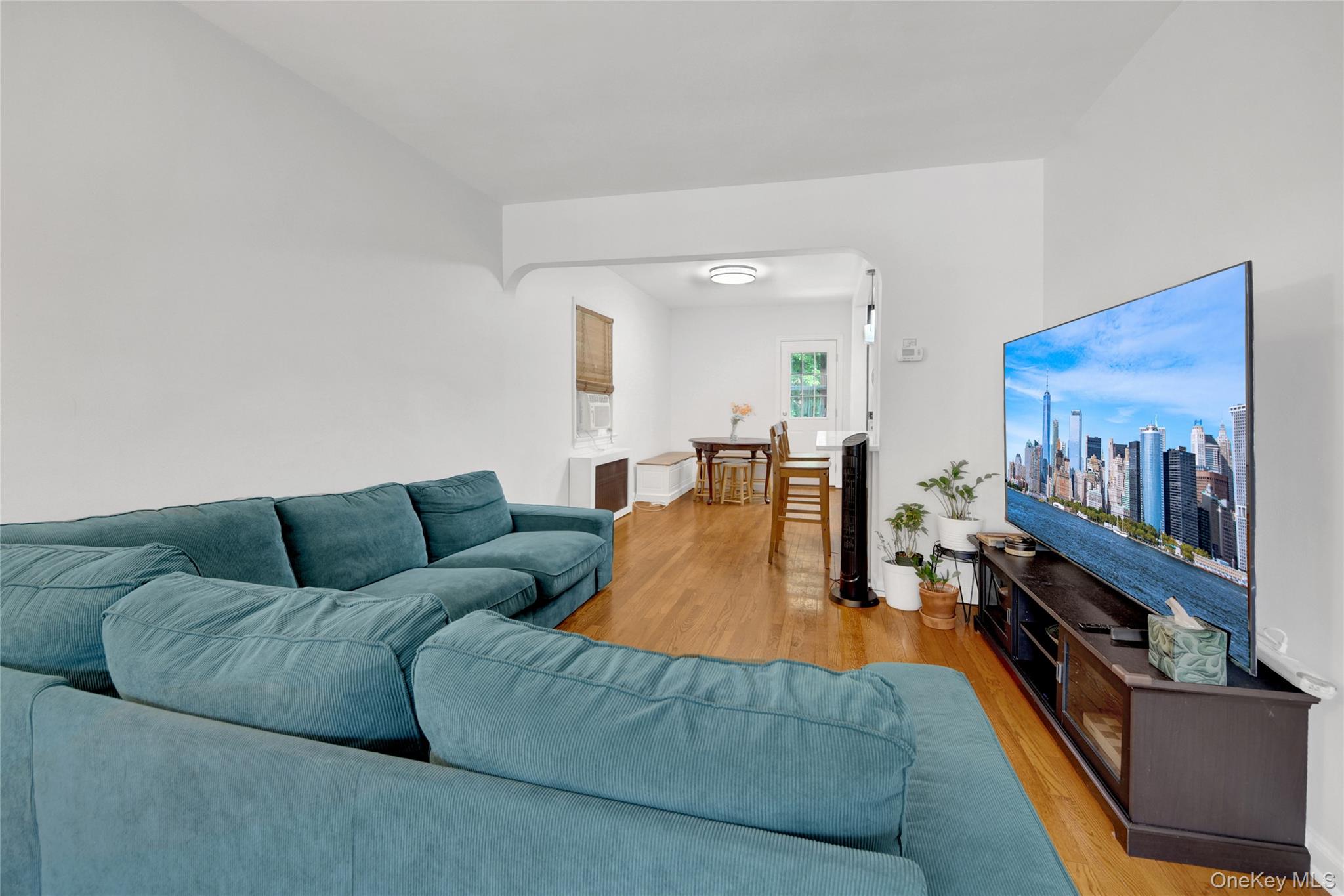 1808 Hering Avenue Property Photo 14