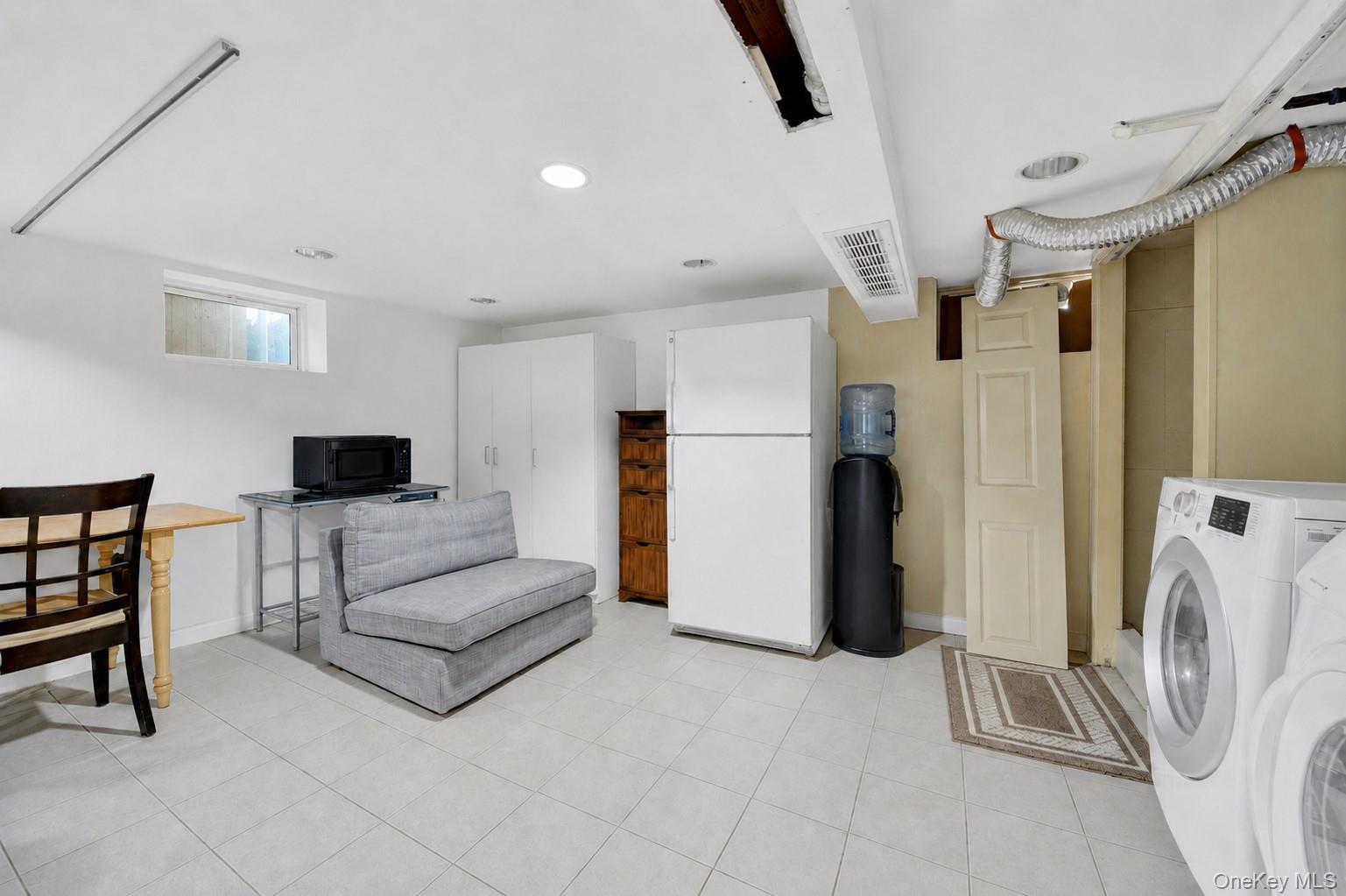 1808 Hering Avenue Property Photo 18