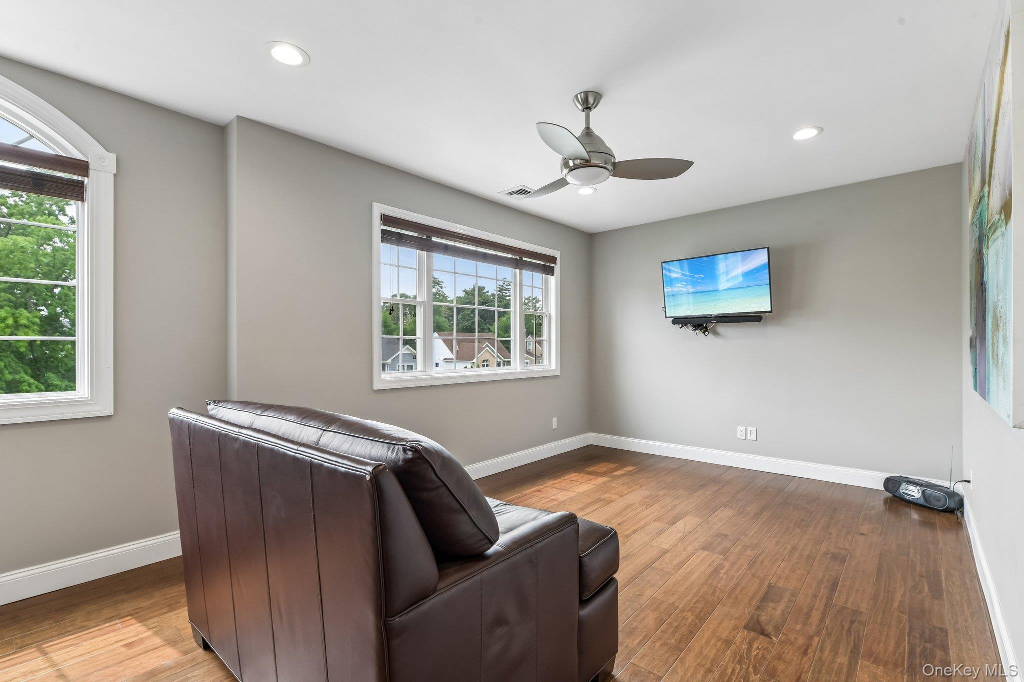 1063 Barrie Avenue Property Photo 14