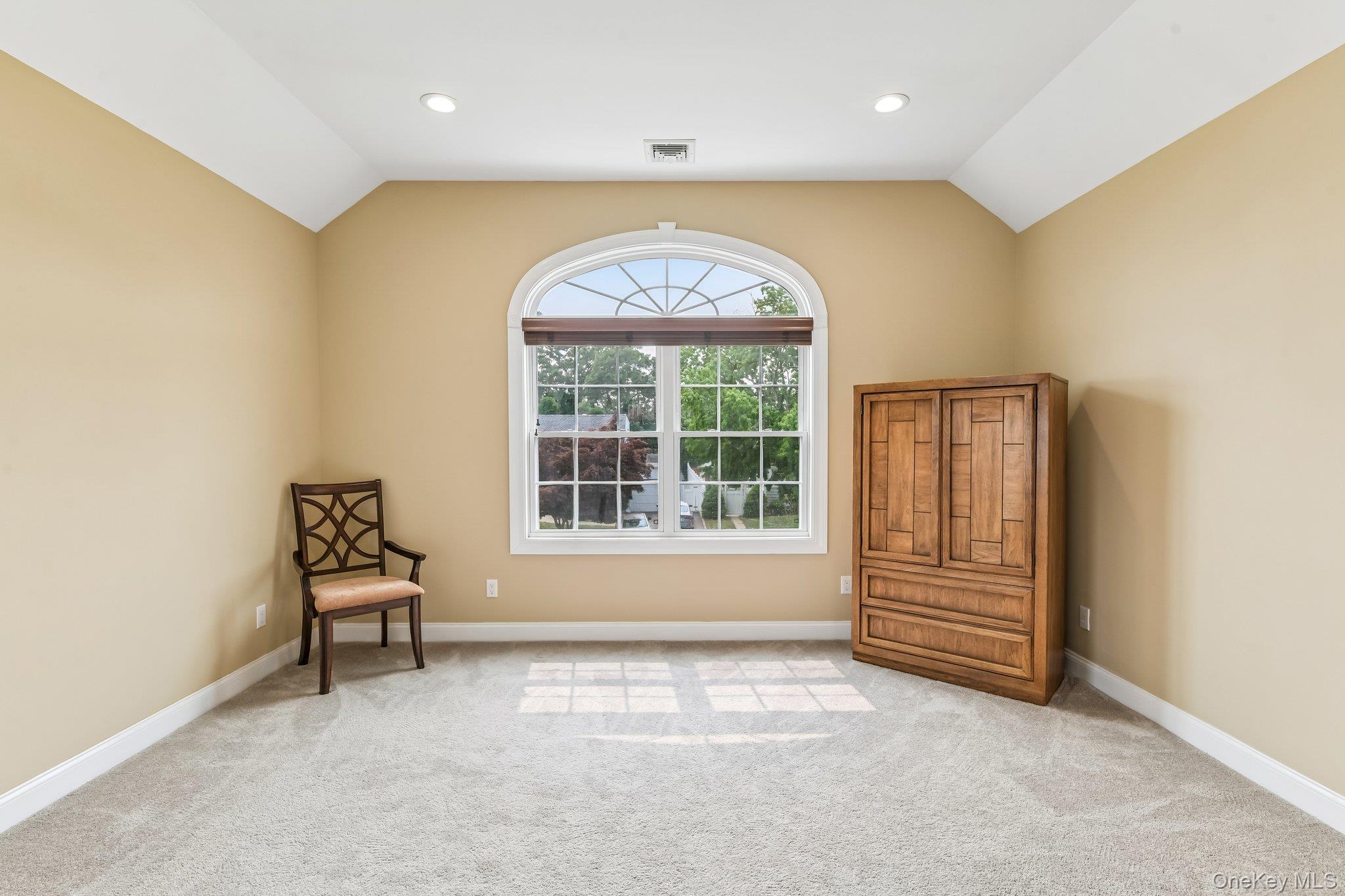 1063 Barrie Avenue Property Photo 19