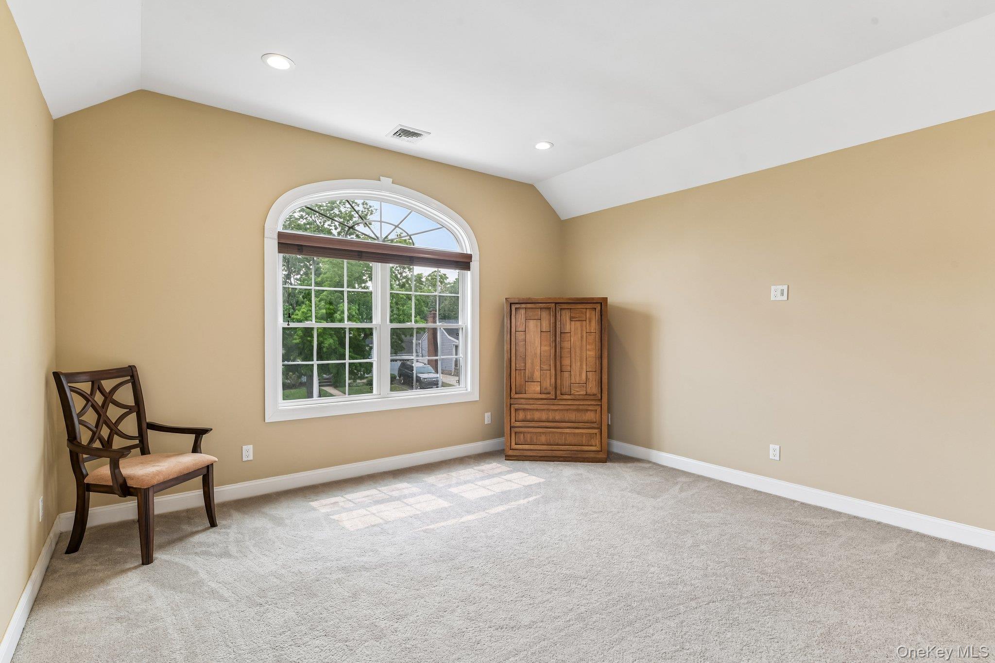 1063 Barrie Avenue Property Photo 20