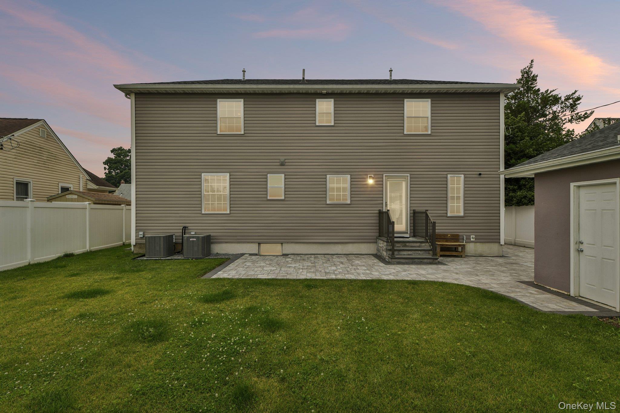 1063 Barrie Avenue Property Photo 42