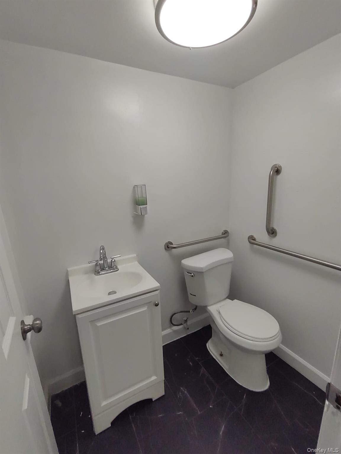123 Elm Street Property Photo 14