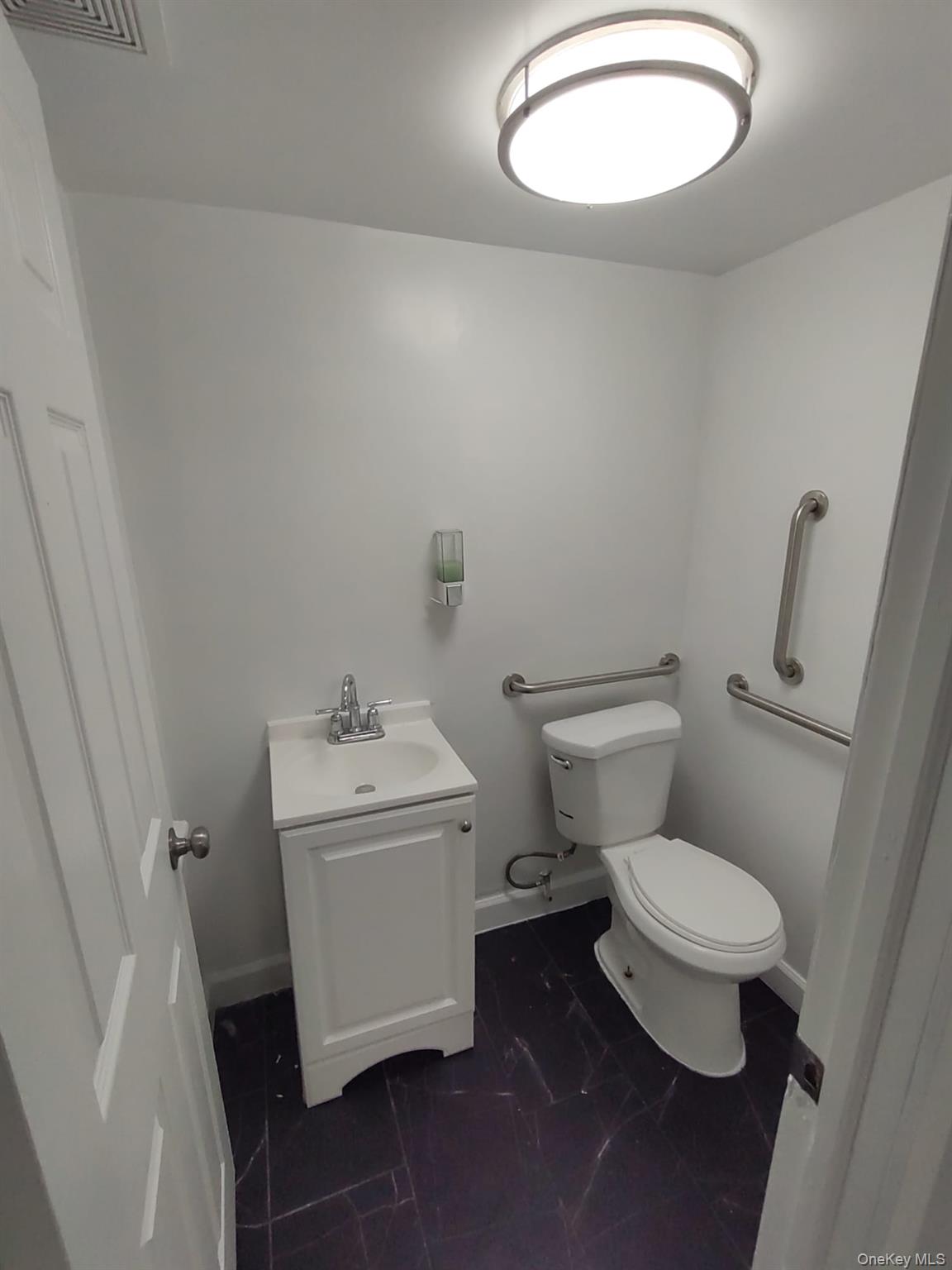 123 Elm Street Property Photo 15