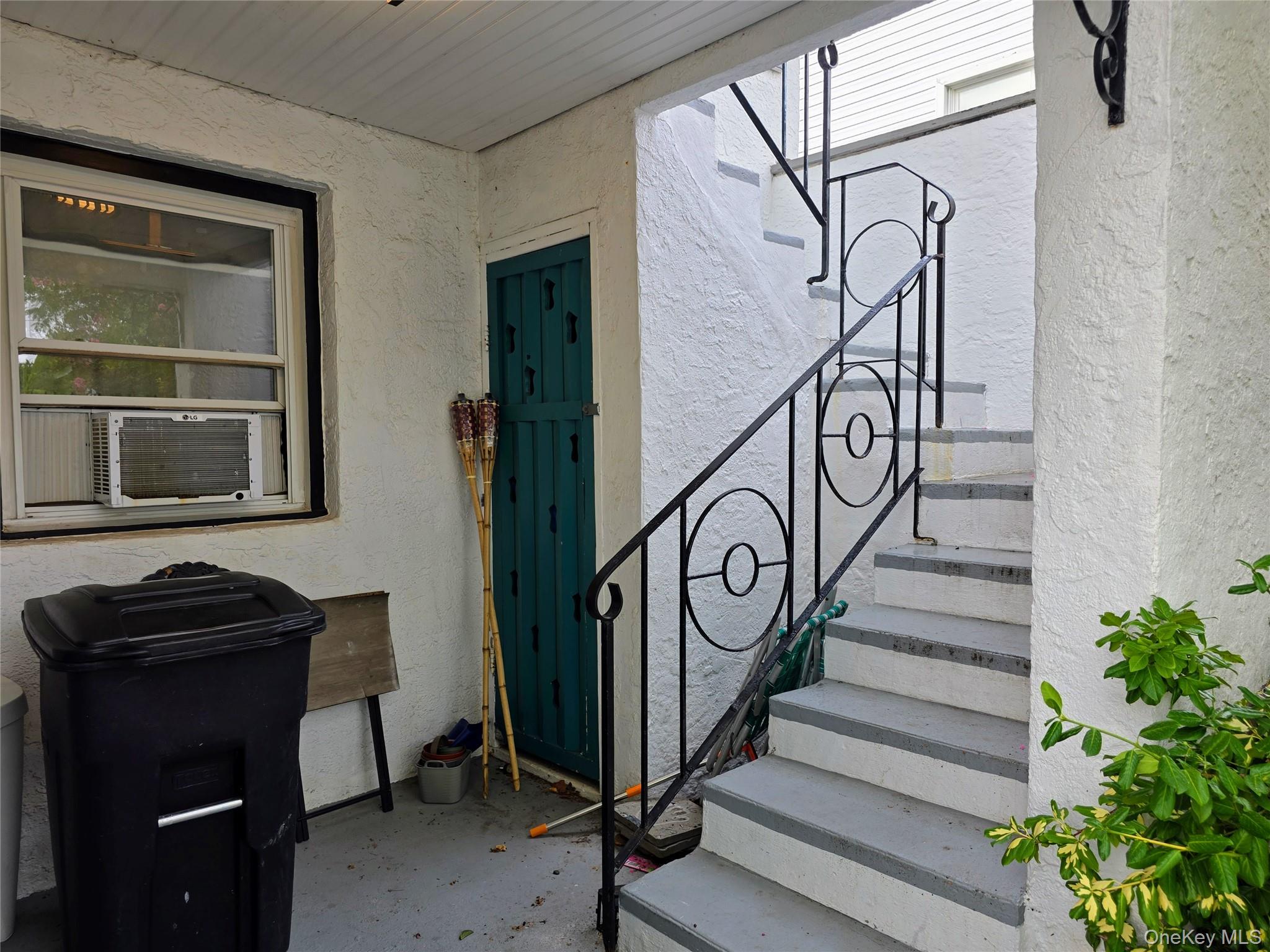 537 E Chester Street Property Photo 2