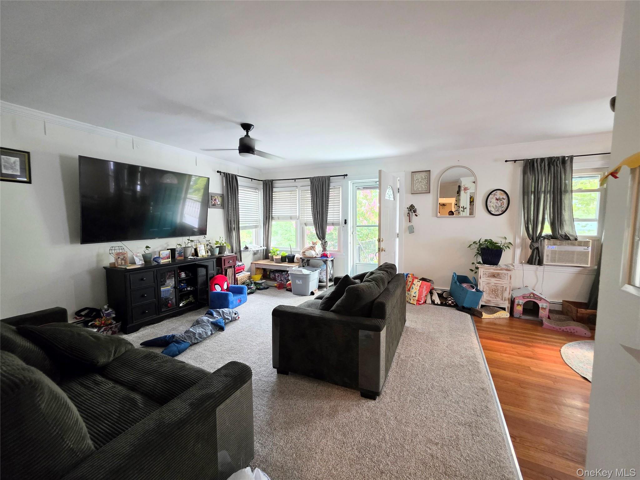 537 E Chester Street Property Photo 4