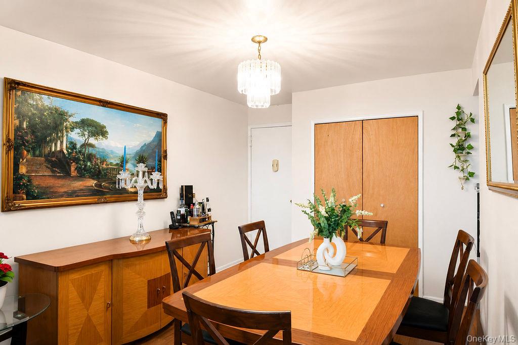 270 North Broadway 4a Property Photo 11