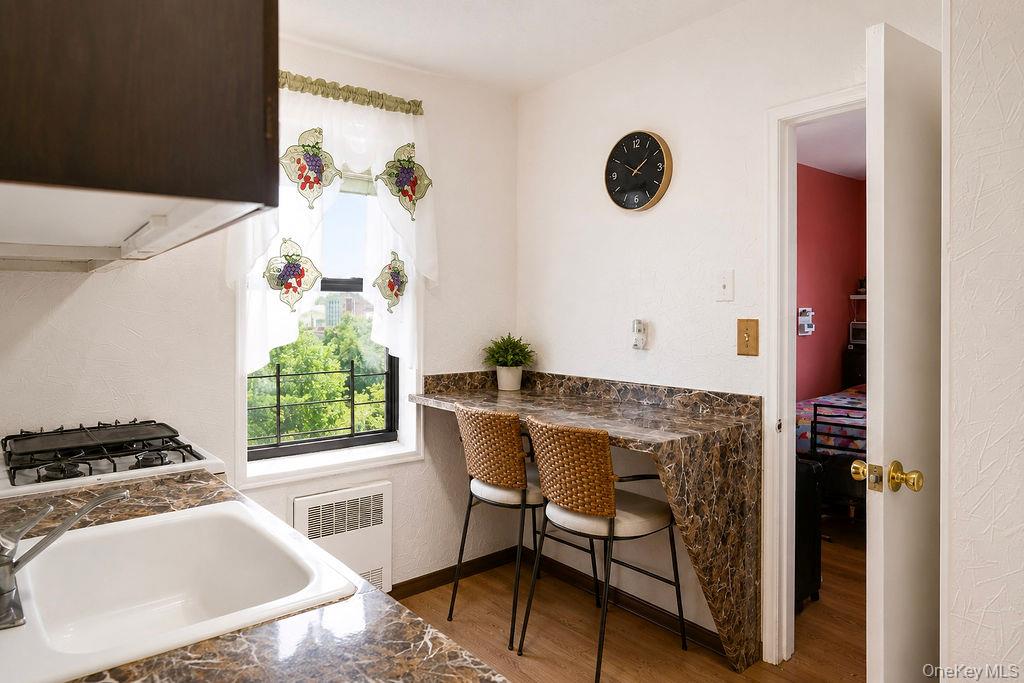 270 North Broadway 4a Property Photo 18