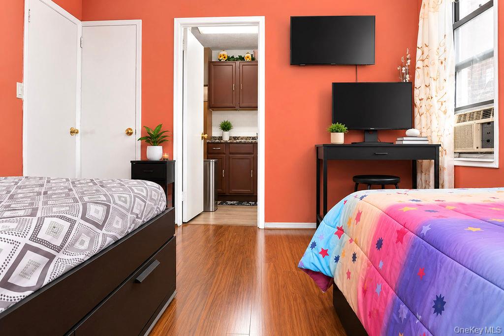 270 North Broadway 4a Property Photo 24