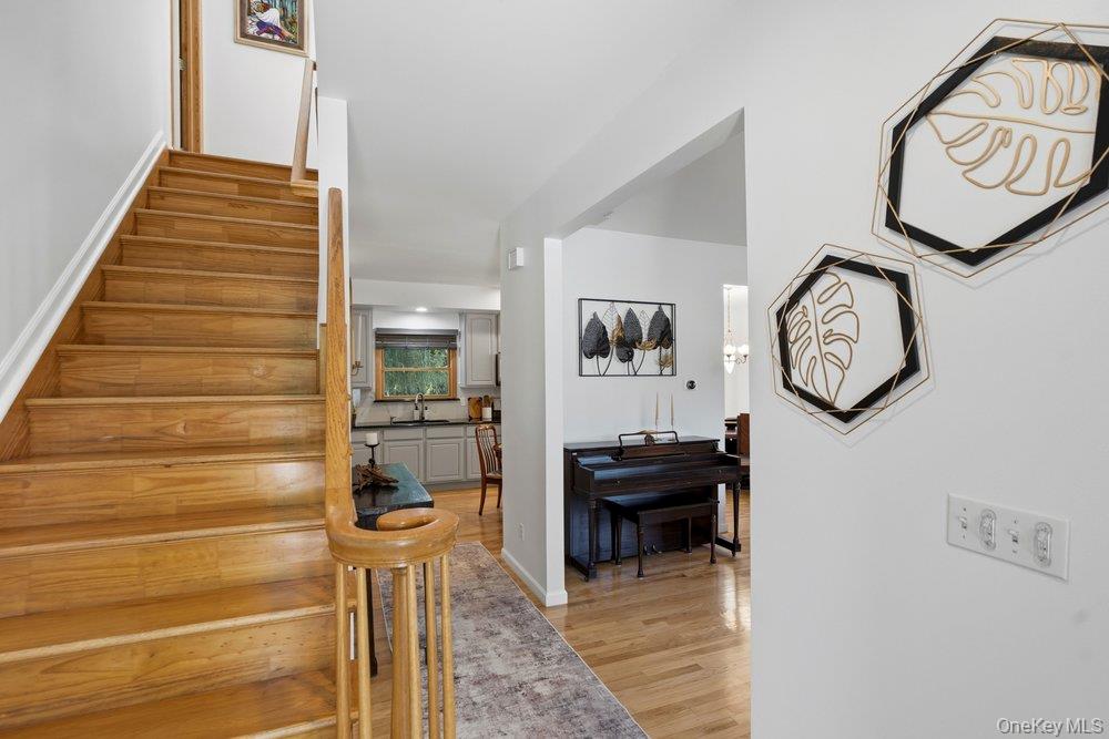 2066 Washington Avenue Property Photo 4