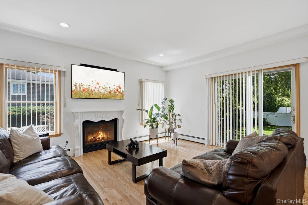 2066 Washington Avenue Property Photo 6