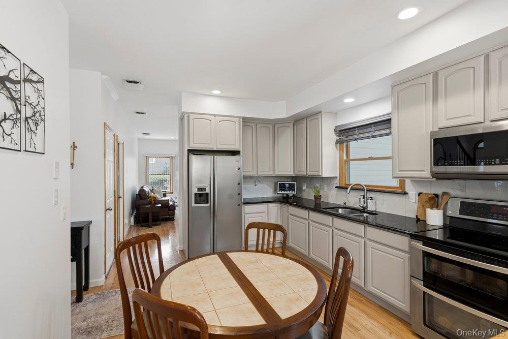 2066 Washington Avenue Property Photo 16