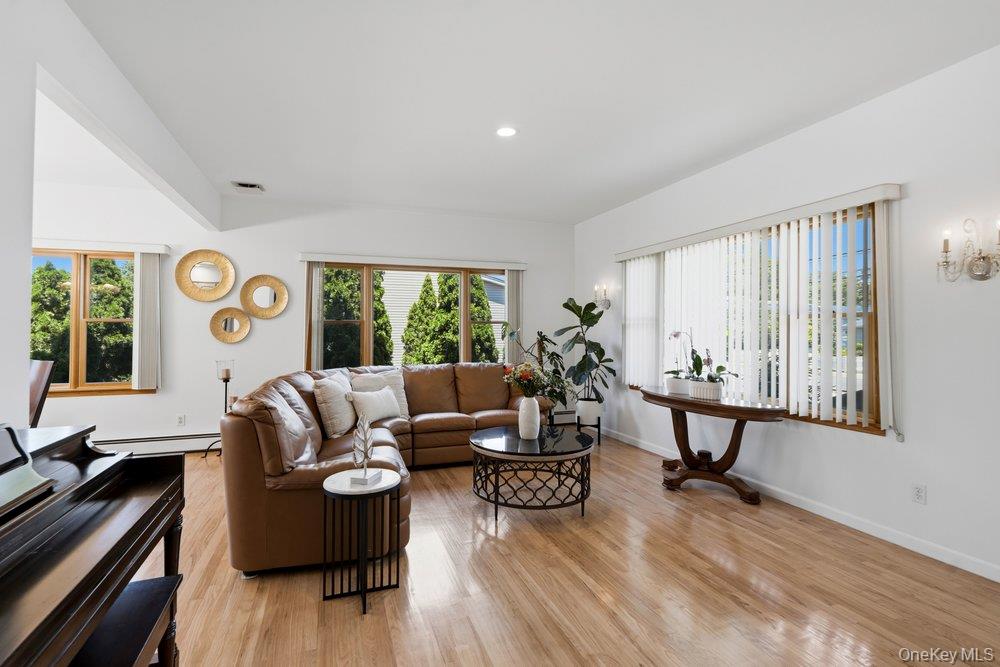 2066 Washington Avenue Property Photo 17