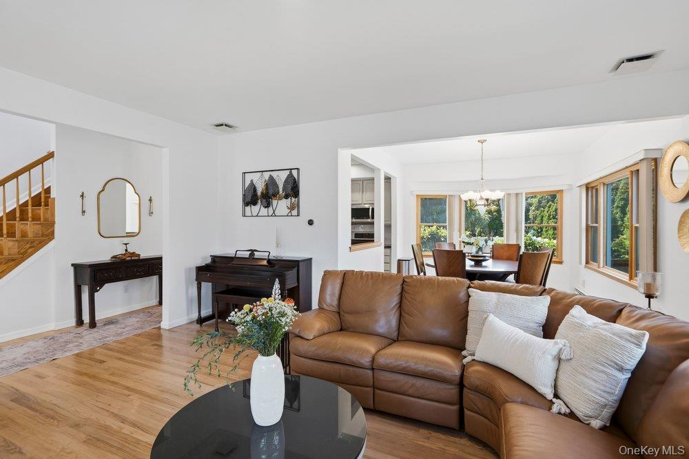 2066 Washington Avenue Property Photo 19